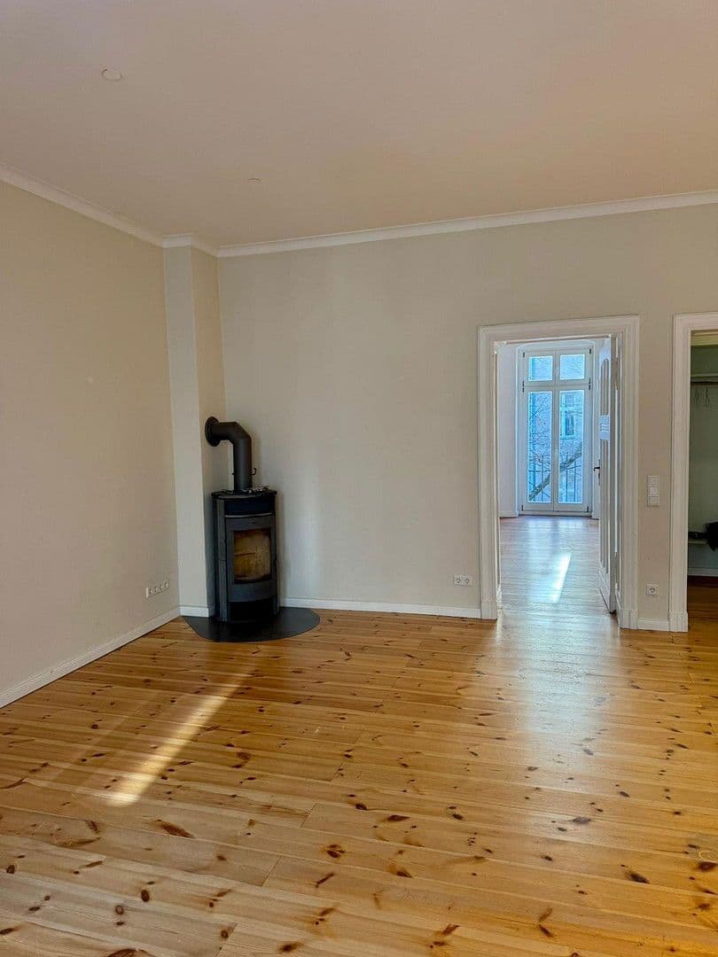 Prodej bytu 4+1 105 m², Kienitzer Str. 111, Berlin, Berlín Prodej bytu 4+1 105 m², Kienitzer Str. 111, Berlin, Berlín