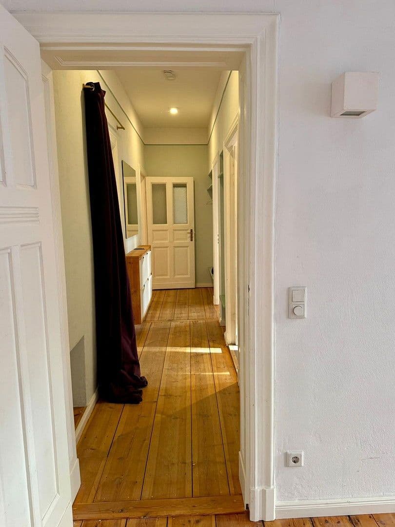 Prodej bytu 4+1 105 m², Kienitzer Str. 111, Berlin, Berlín Prodej bytu 4+1 105 m², Kienitzer Str. 111, Berlin, Berlín