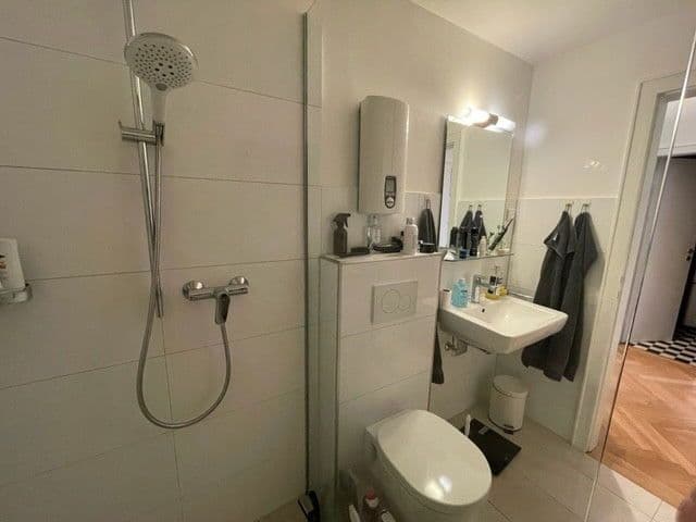 Pronájem bytu 2+kk 68 m², Düsseldorf, Severní Porýní-Vestfálsko Pronájem bytu 2+kk 68 m², Düsseldorf, Severní Porýní-Vestfálsko