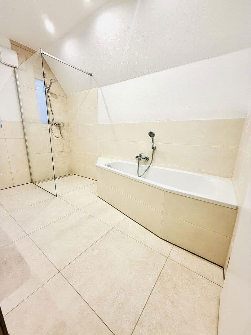 Pronájem bytu 3+1 86 m², Windsbach, Bavorsko Pronájem bytu 3+1 86 m², Windsbach, Bavorsko