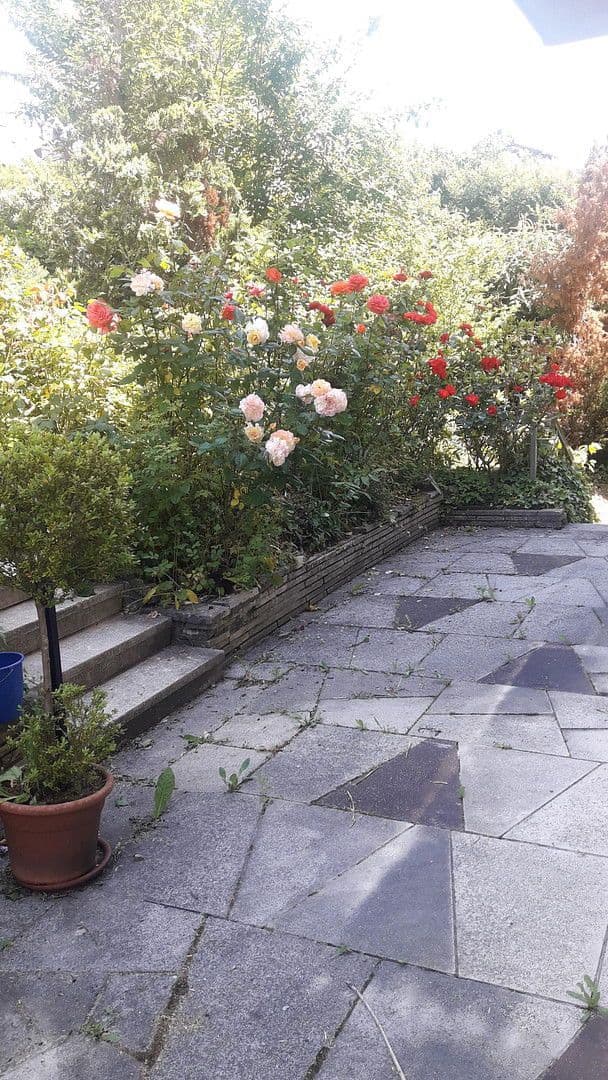 Pronájem bytu 3+1 100 m², Oberer Wingertweg 8, Pforzheim, Bádensko-Württembersko Pronájem bytu 3+1 100 m², Oberer Wingertweg 8, Pforzheim, Bádensko-Württembersko