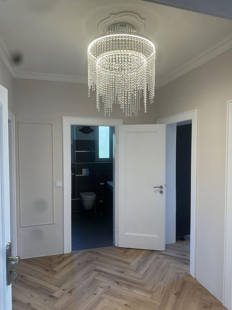 Pronájem bytu 3+1 85 m², Bergische-Landstr.262, Düsseldorf, Severní Porýní-Vestfálsko Pronájem bytu 3+1 85 m², Bergische-Landstr.262, Düsseldorf, Severní Porýní-Vestfálsko