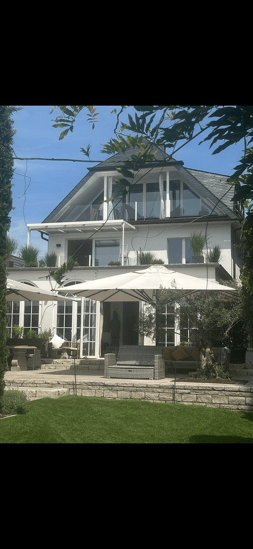 Pronájem bytu 3+1 85 m², Bergische-Landstr.262, Düsseldorf, Severní Porýní-Vestfálsko Pronájem bytu 3+1 85 m², Bergische-Landstr.262, Düsseldorf, Severní Porýní-Vestfálsko