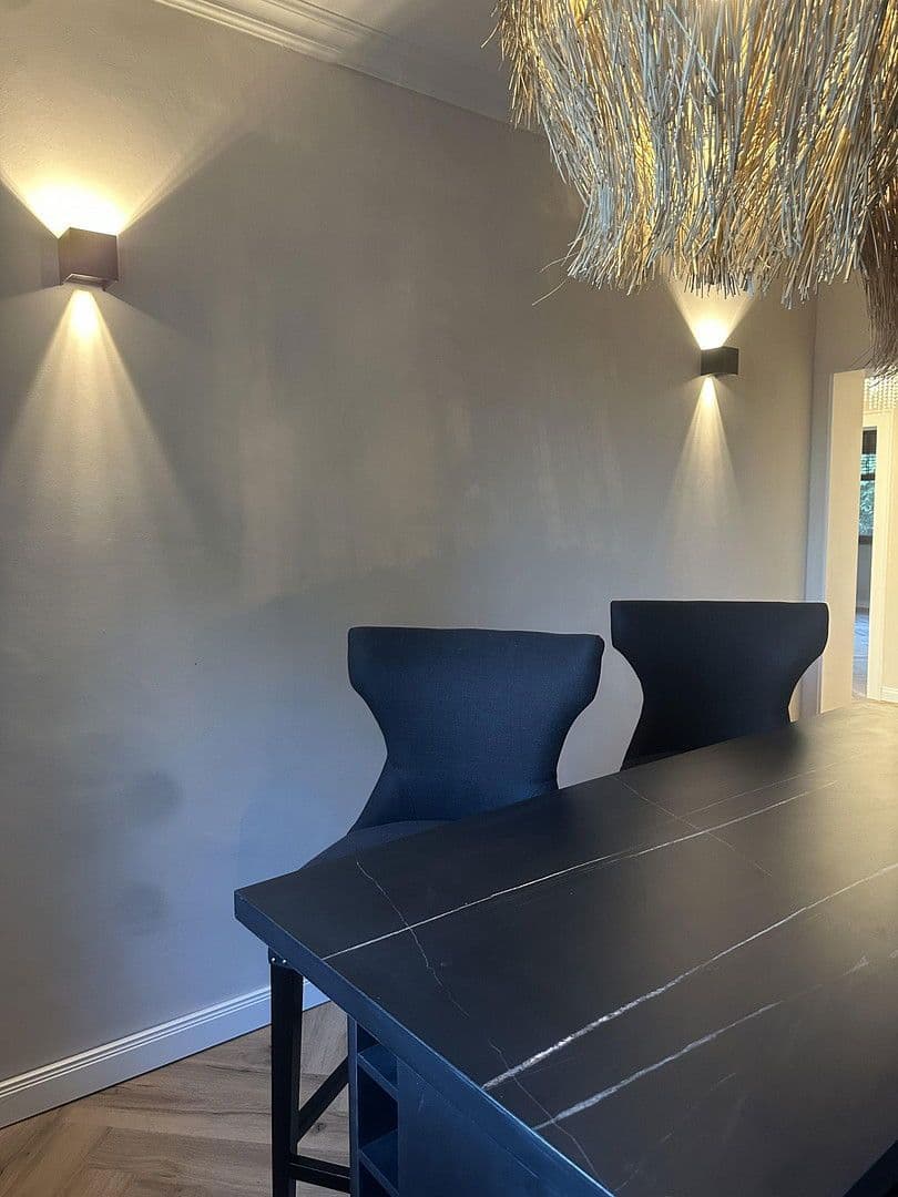 Pronájem bytu 3+1 85 m², Bergische-Landstr.262, Düsseldorf, Severní Porýní-Vestfálsko Pronájem bytu 3+1 85 m², Bergische-Landstr.262, Düsseldorf, Severní Porýní-Vestfálsko