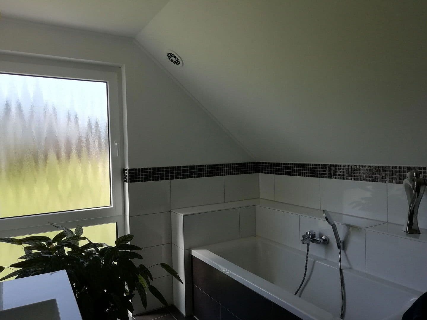 Prodej domu 179 m², pozemek 538 m², Malsch, Bádensko-Württembersko Prodej domu 179 m², pozemek 538 m², Malsch, Bádensko-Württembersko