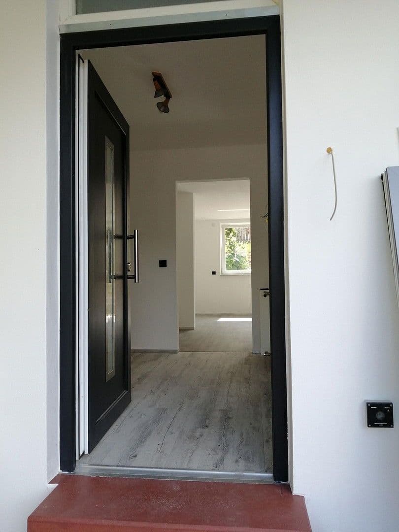 Prodej domu 180 m², pozemek 450 m², Koblenz, Porýní-Falc Prodej domu 180 m², pozemek 450 m², Koblenz, Porýní-Falc