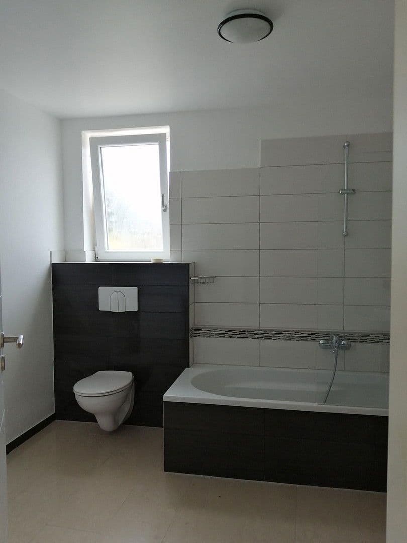 Prodej domu 180 m², pozemek 450 m², Koblenz, Porýní-Falc Prodej domu 180 m², pozemek 450 m², Koblenz, Porýní-Falc