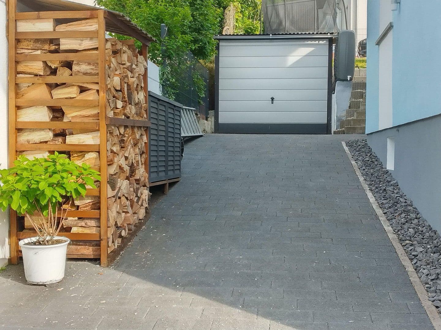 Prodej domu 180 m², pozemek 450 m², Koblenz, Porýní-Falc Prodej domu 180 m², pozemek 450 m², Koblenz, Porýní-Falc