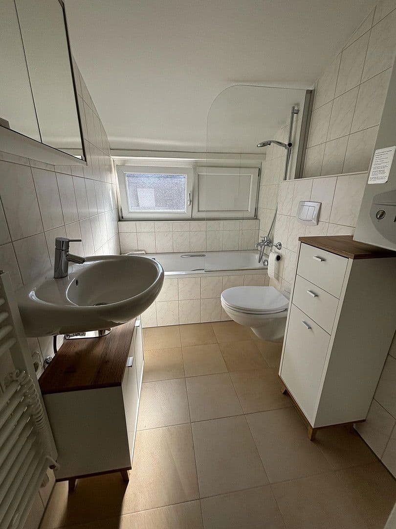 Pronájem bytu 1+1 43 m², Stuttgart, Bádensko-Württembersko Pronájem bytu 1+1 43 m², Stuttgart, Bádensko-Württembersko