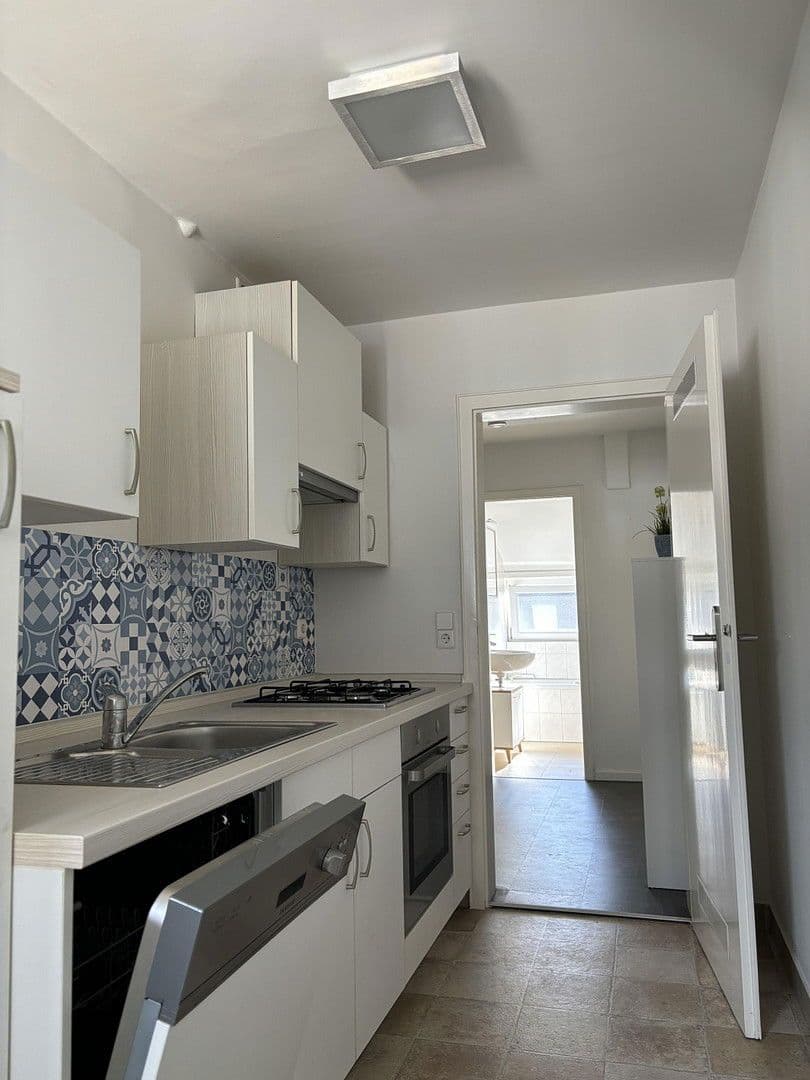 Pronájem bytu 1+1 43 m², Stuttgart, Bádensko-Württembersko Pronájem bytu 1+1 43 m², Stuttgart, Bádensko-Württembersko