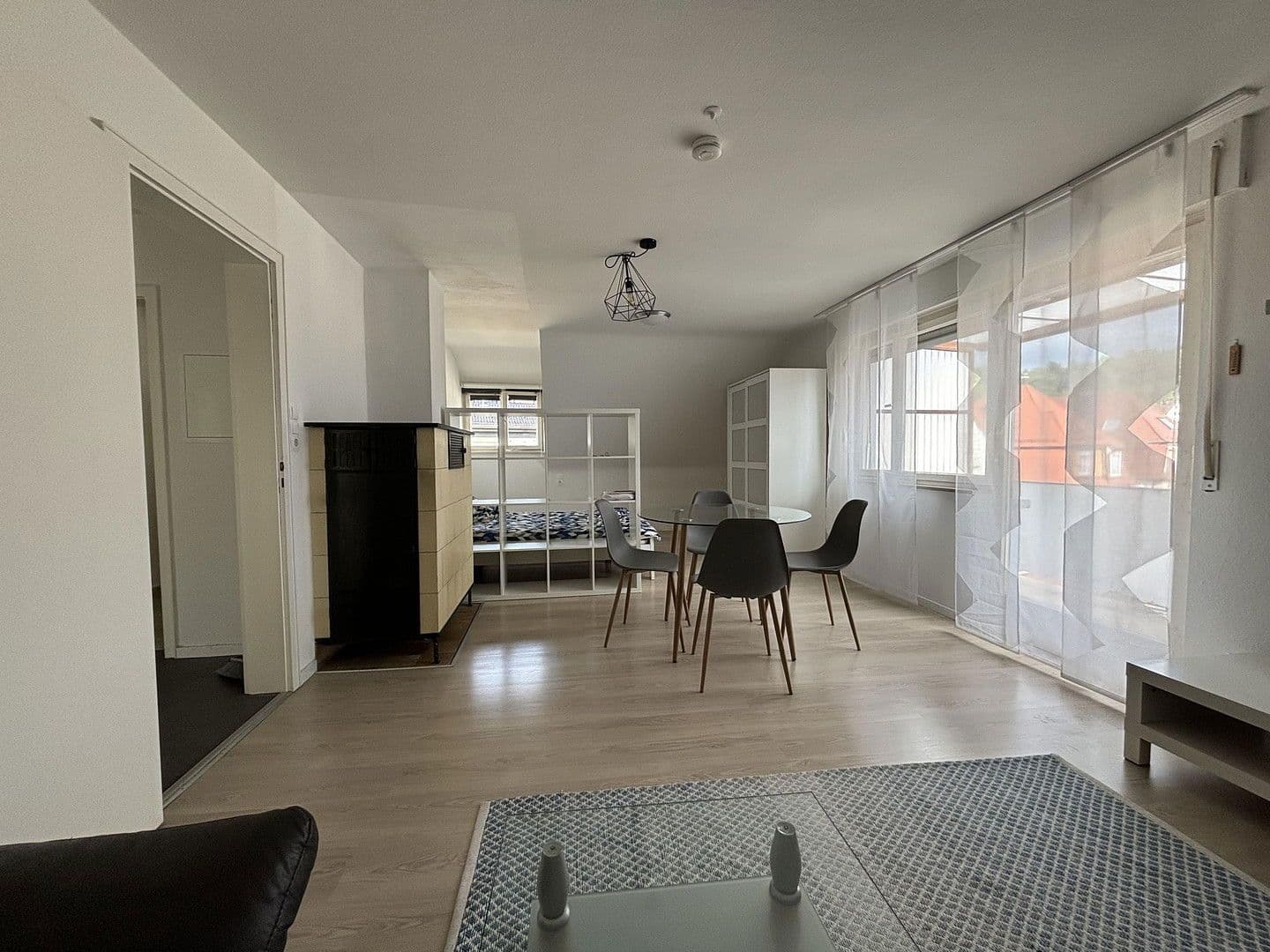 Pronájem bytu 1+1 43 m², Stuttgart, Bádensko-Württembersko Pronájem bytu 1+1 43 m², Stuttgart, Bádensko-Württembersko