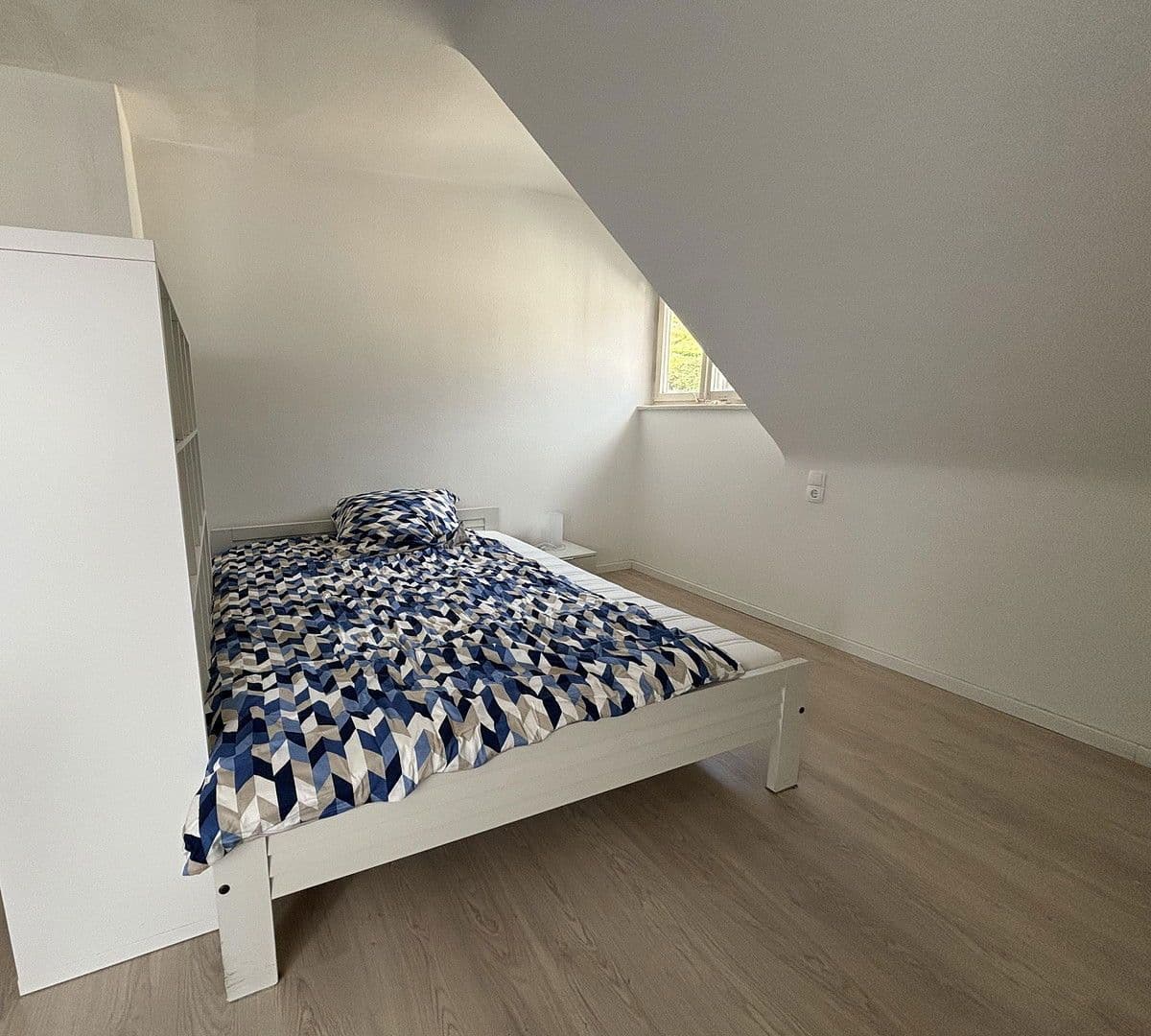 Pronájem bytu 1+1 43 m², Stuttgart, Bádensko-Württembersko Pronájem bytu 1+1 43 m², Stuttgart, Bádensko-Württembersko