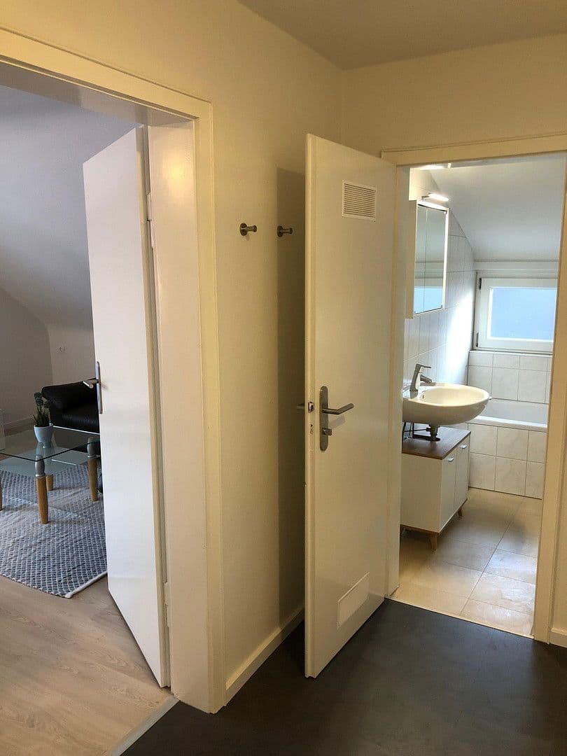 Pronájem bytu 1+1 43 m², Stuttgart, Bádensko-Württembersko Pronájem bytu 1+1 43 m², Stuttgart, Bádensko-Württembersko