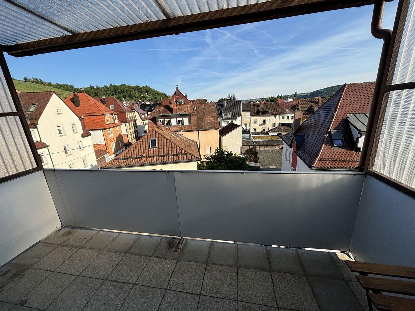 Pronájem bytu 1+1 43 m², Stuttgart, Bádensko-Württembersko Pronájem bytu 1+1 43 m², Stuttgart, Bádensko-Württembersko