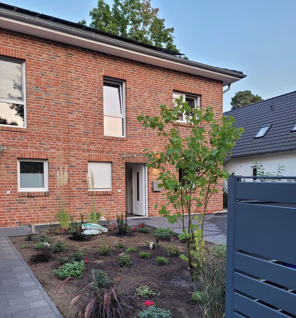 Pronájem domu 142 m², pozemek 530 m², Brandenburger Straße 4, Zeuthen, Braniborsko Pronájem domu 142 m², pozemek 530 m², Brandenburger Straße 4, Zeuthen, Braniborsko