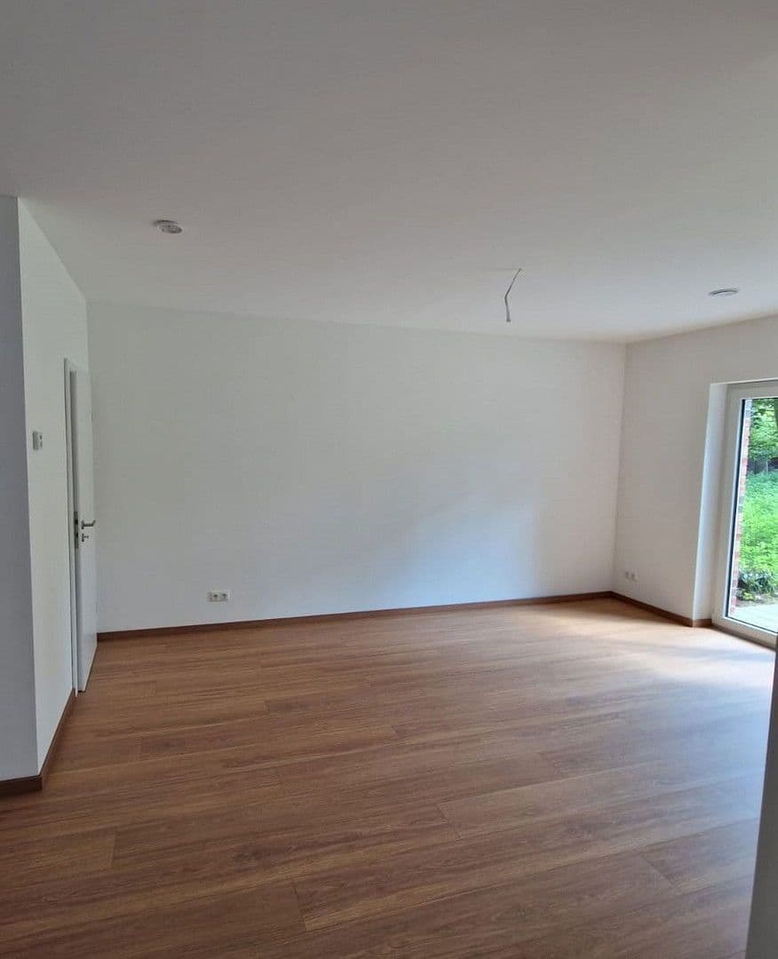 Pronájem domu 142 m², pozemek 530 m², Brandenburger Straße 4, Zeuthen, Braniborsko Pronájem domu 142 m², pozemek 530 m², Brandenburger Straße 4, Zeuthen, Braniborsko