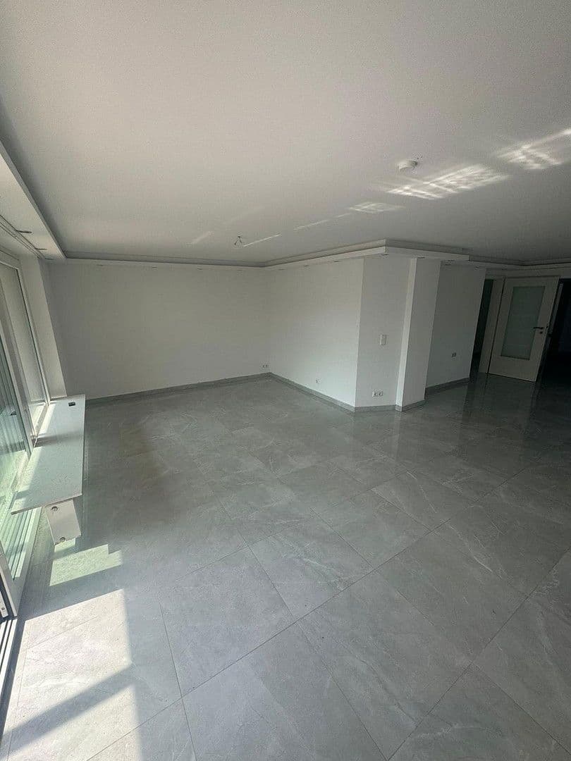 Prodej domu 252 m², pozemek 767 m², Mutterstadt, Porýní-Falc Prodej domu 252 m², pozemek 767 m², Mutterstadt, Porýní-Falc