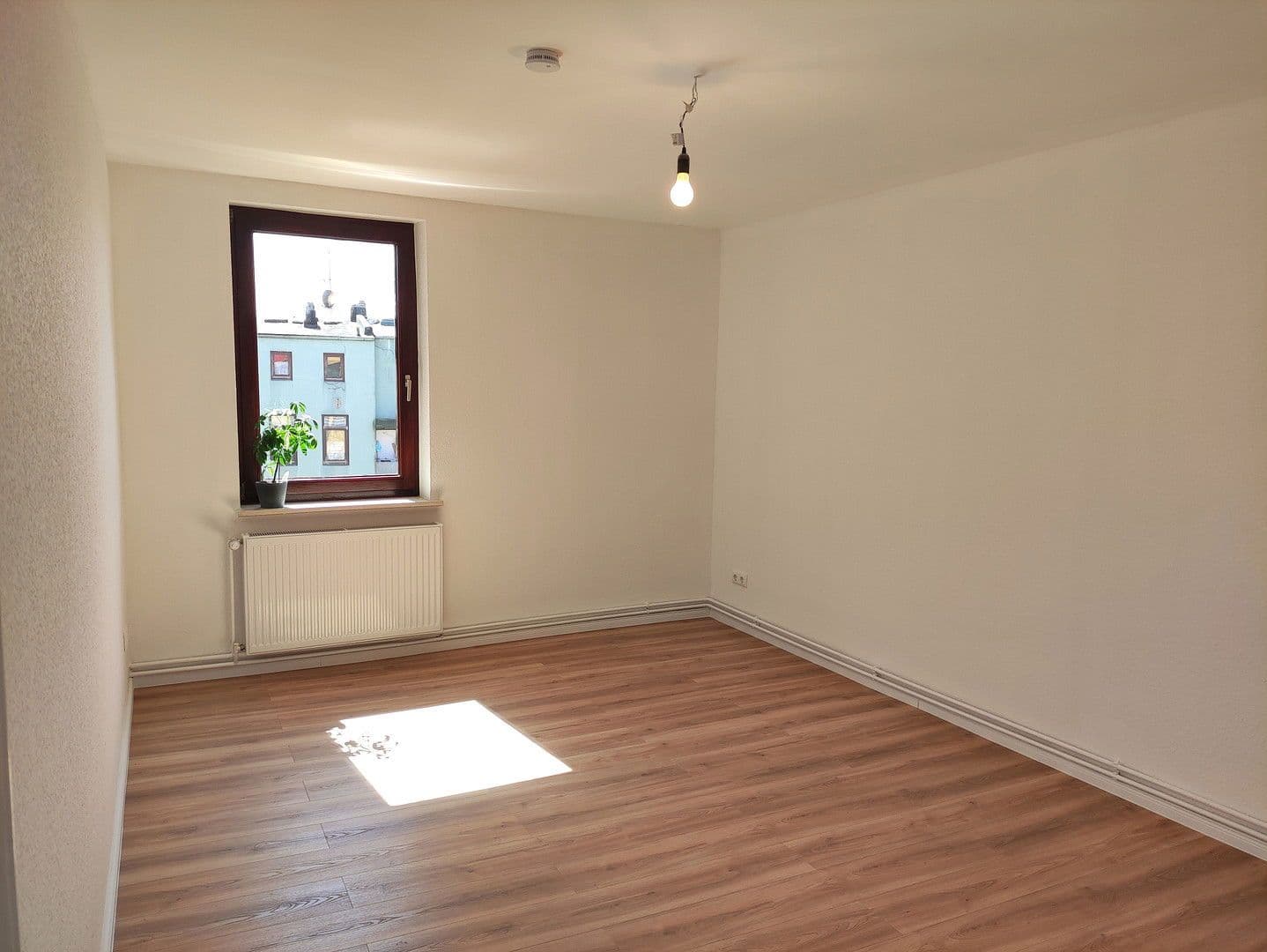 Pronájem bytu 3+1 76 m², Lutherstr. 1, Bremerhaven, Bremen Pronájem bytu 3+1 76 m², Lutherstr. 1, Bremerhaven, Bremen