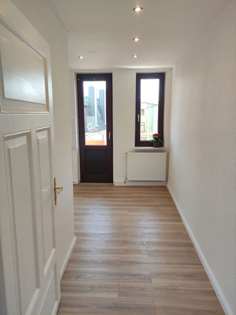 Pronájem bytu 3+1 76 m², Lutherstr. 1, Bremerhaven, Bremen Pronájem bytu 3+1 76 m², Lutherstr. 1, Bremerhaven, Bremen