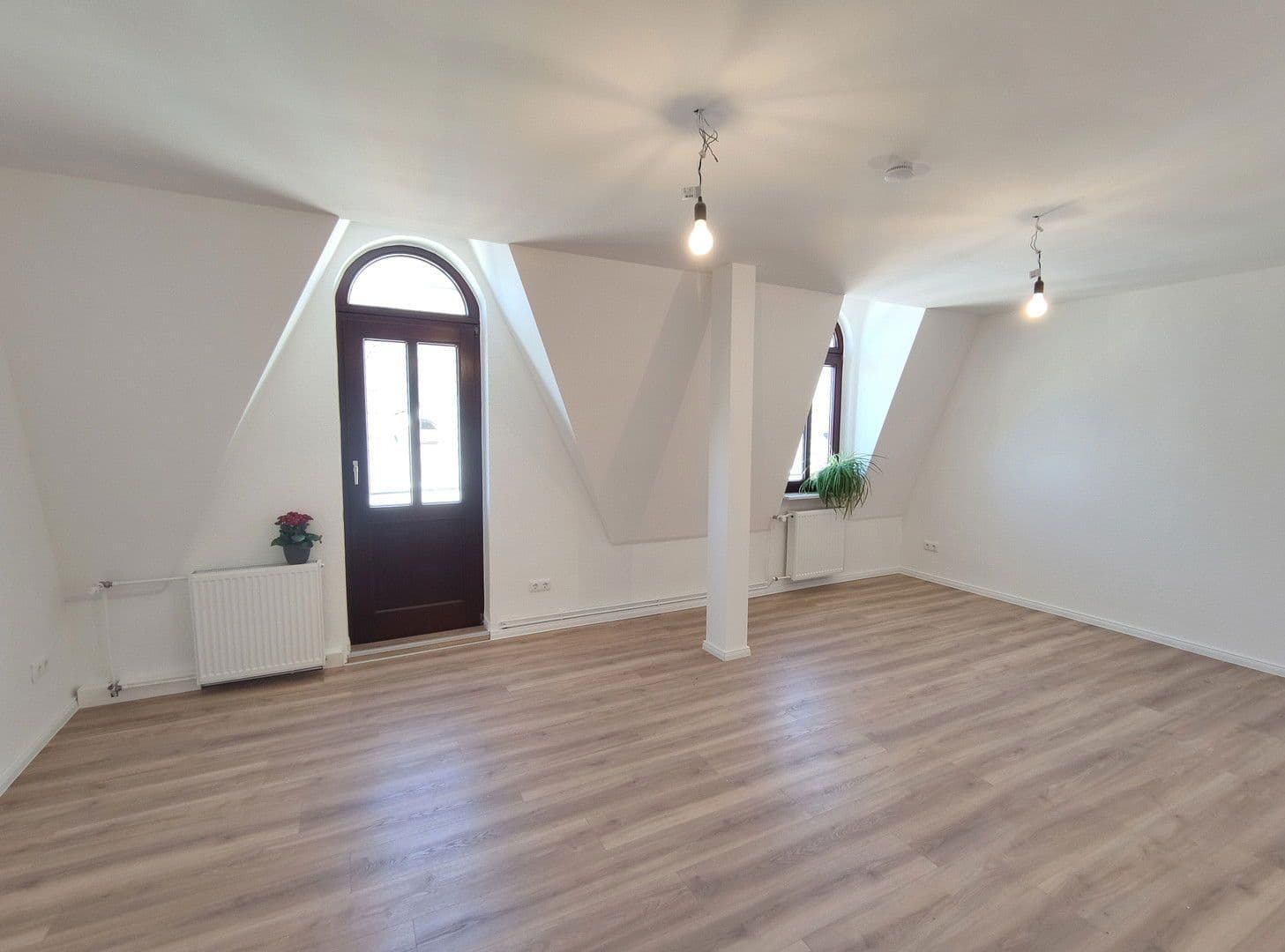 Pronájem bytu 3+1 76 m², Lutherstr. 1, Bremerhaven, Bremen Pronájem bytu 3+1 76 m², Lutherstr. 1, Bremerhaven, Bremen