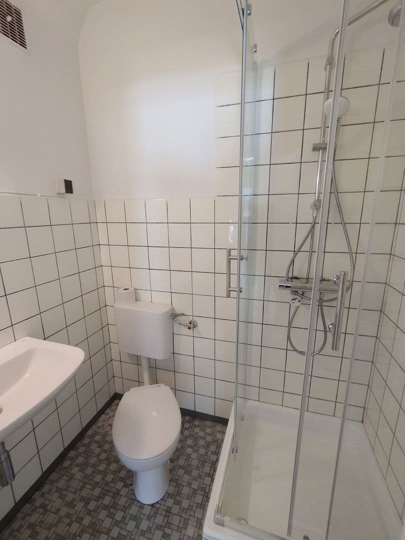 Pronájem bytu 3+1 119 m², Schwimmbadstraße 7, Bad Herrenalb, Bádensko-Württembersko Pronájem bytu 3+1 119 m², Schwimmbadstraße 7, Bad Herrenalb, Bádensko-Württembersko