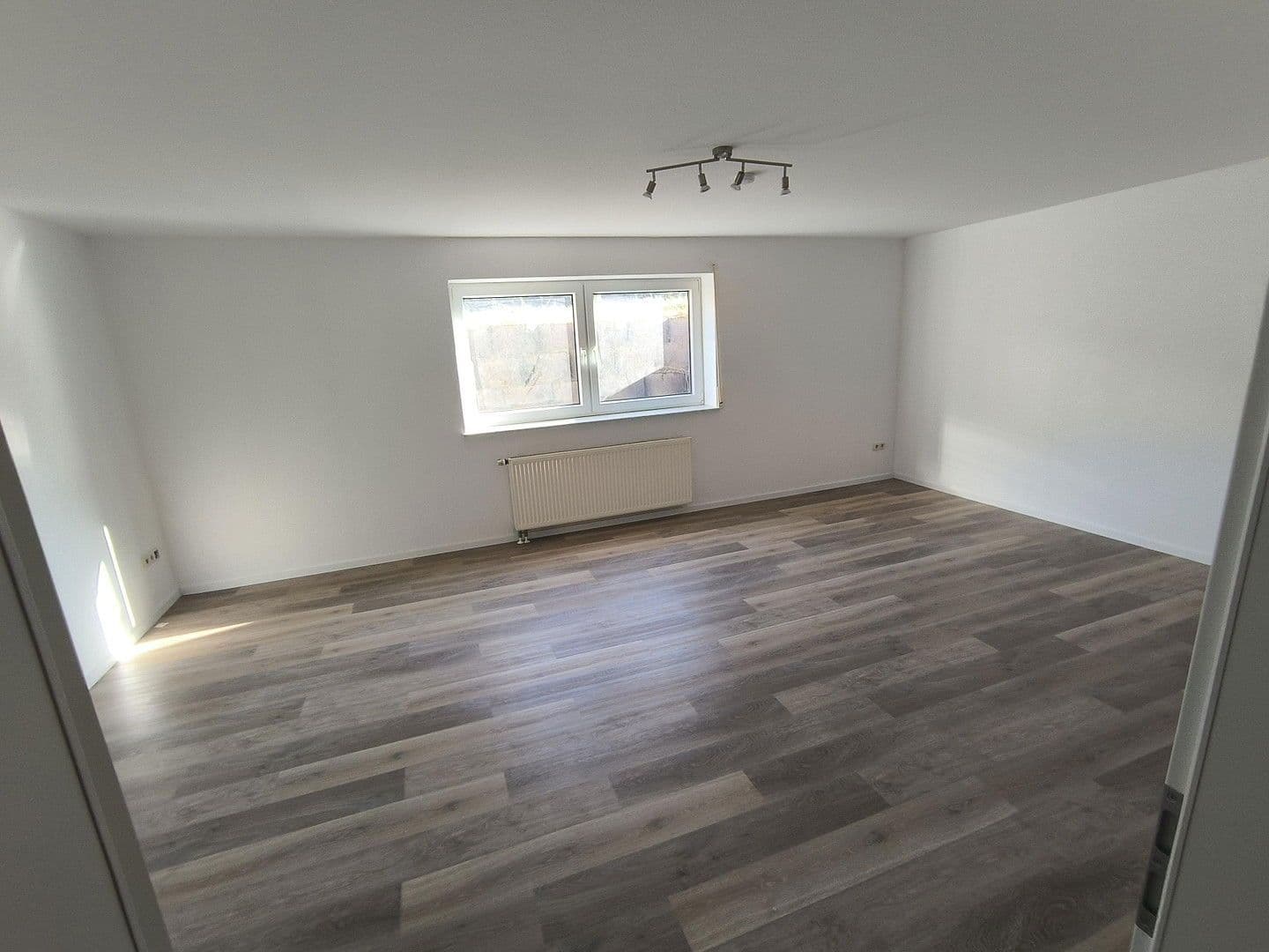 Pronájem bytu 3+1 95 m², Rheinbach, Severní Porýní-Vestfálsko Pronájem bytu 3+1 95 m², Rheinbach, Severní Porýní-Vestfálsko