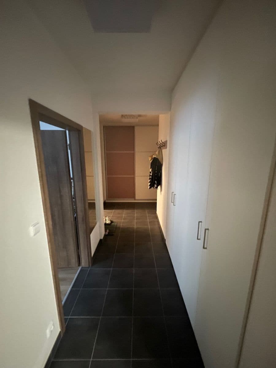 Pronájem bytu 2+kk 65 m², Okružní, Beroun, Středočeský kraj Pronájem bytu 2+kk 65 m², Okružní, Beroun, Středočeský kraj
