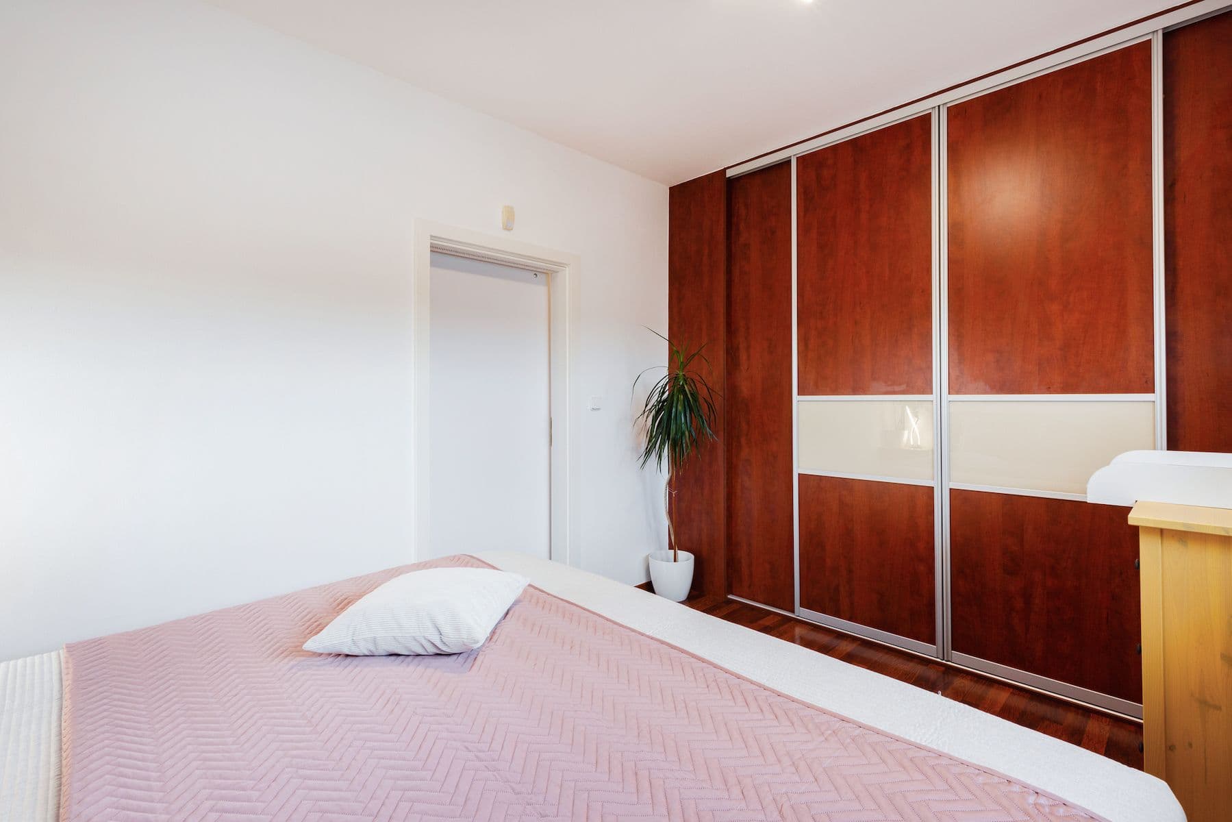 Prodej bytu 2+kk 59 m², K Dálnici, Praha, Praha Prodej bytu 2+kk 59 m², K Dálnici, Praha, Praha