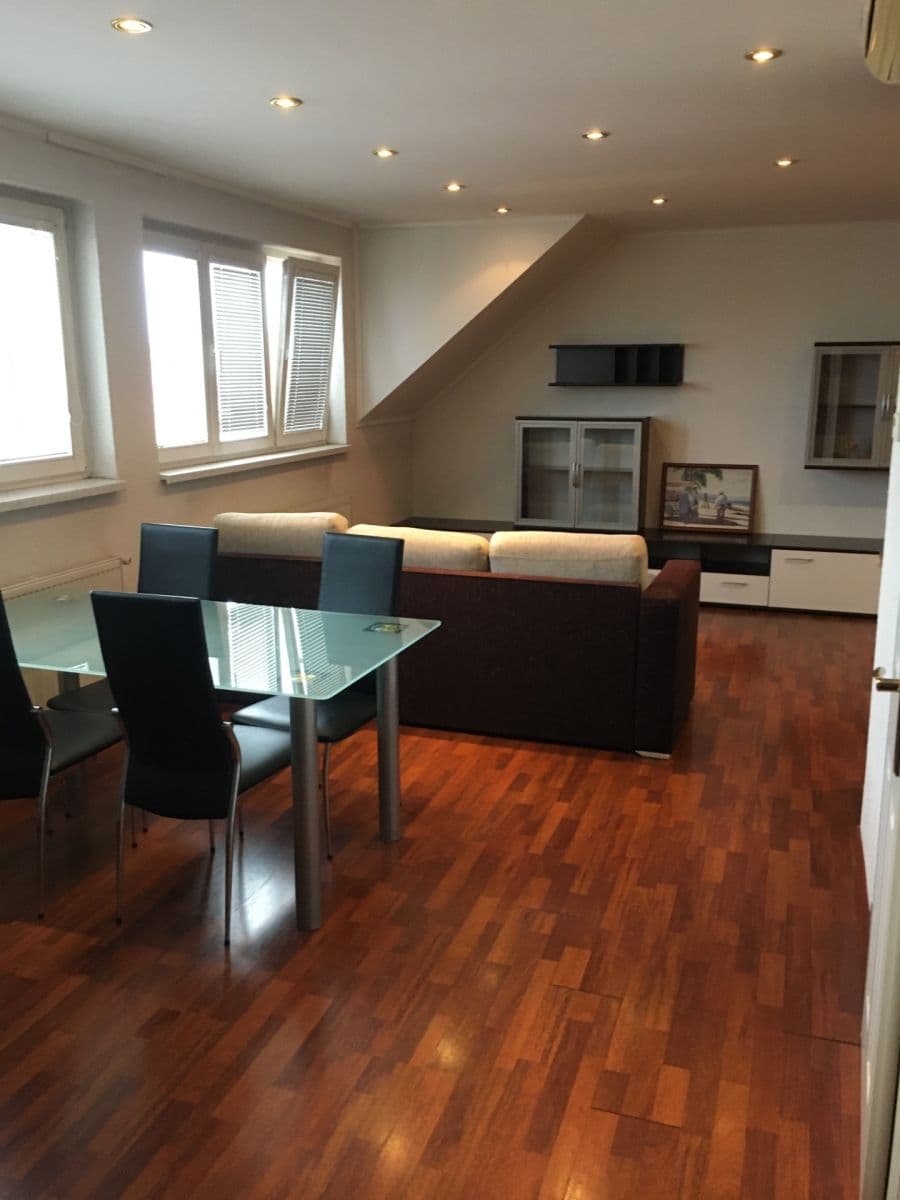 Pronájem bytu 2+1 65 m², Mickiewiczova, Bratislava - mestská časť Staré Mesto, Bratislavský kraj Pronájem bytu 2+1 65 m², Mickiewiczova, Bratislava - mestská časť Staré Mesto, Bratislavský kraj