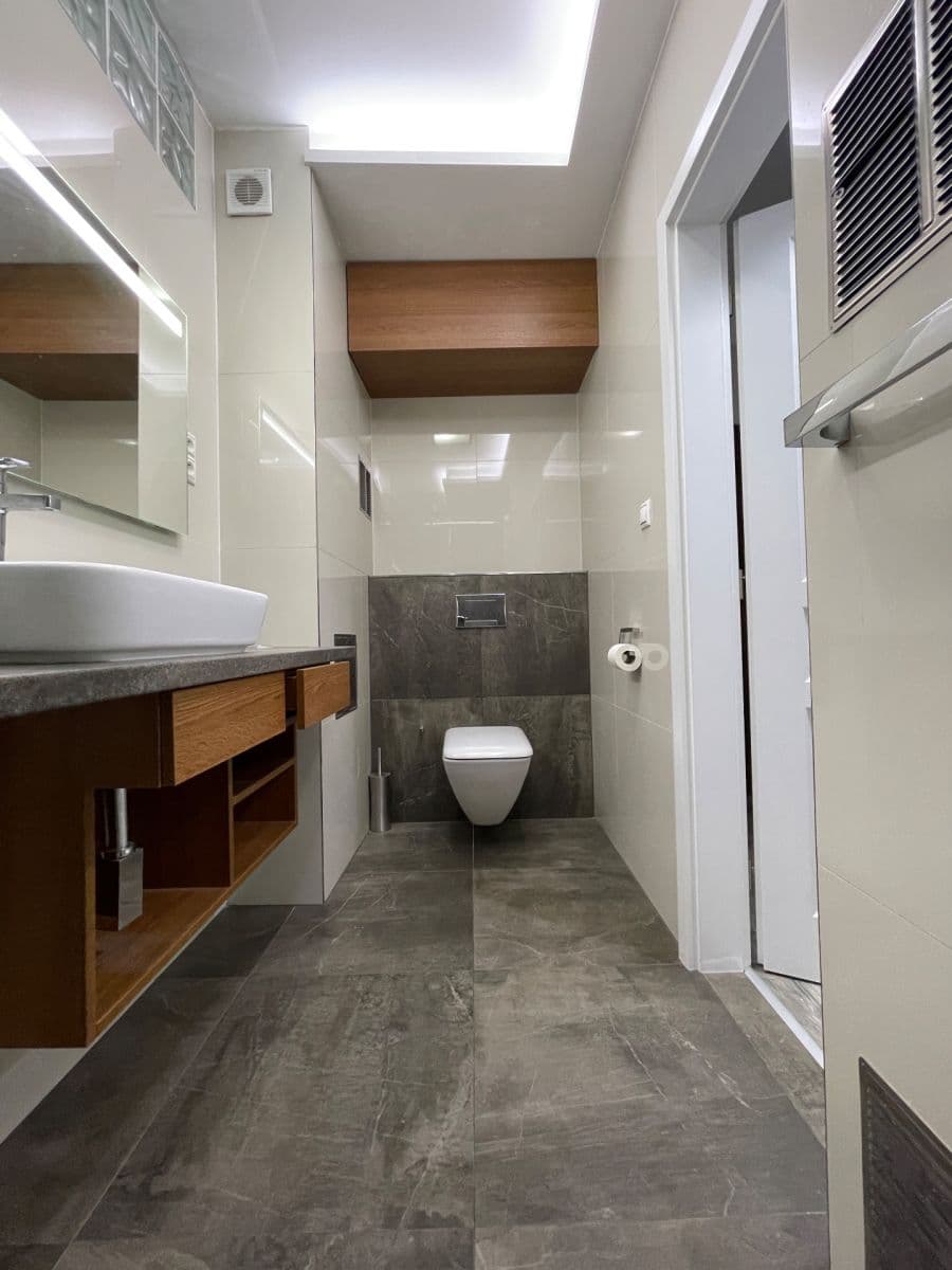 Prodej bytu 2+1 55 m², Špačinská cesta, Trnava, Trnavský kraj Prodej bytu 2+1 55 m², Špačinská cesta, Trnava, Trnavský kraj