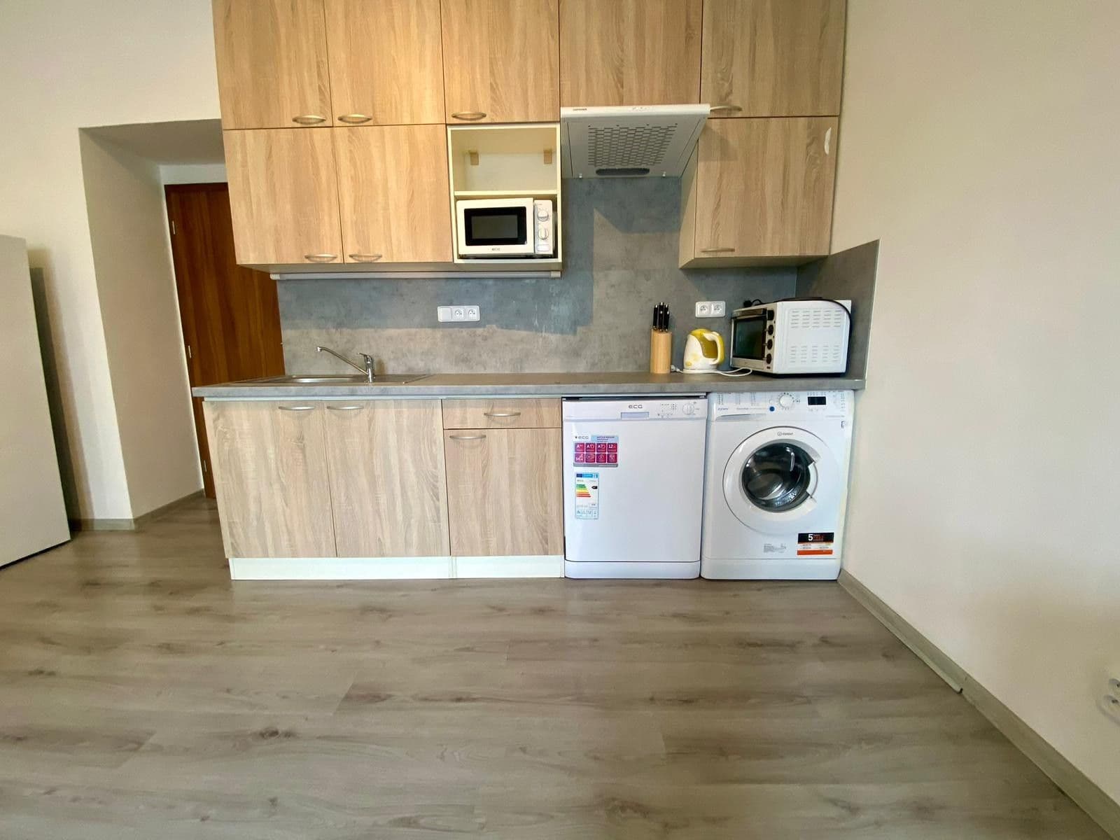 Pronájem bytu 1+kk 33 m², U Skládky, Praha, Praha Pronájem bytu 1+kk 33 m², U Skládky, Praha, Praha