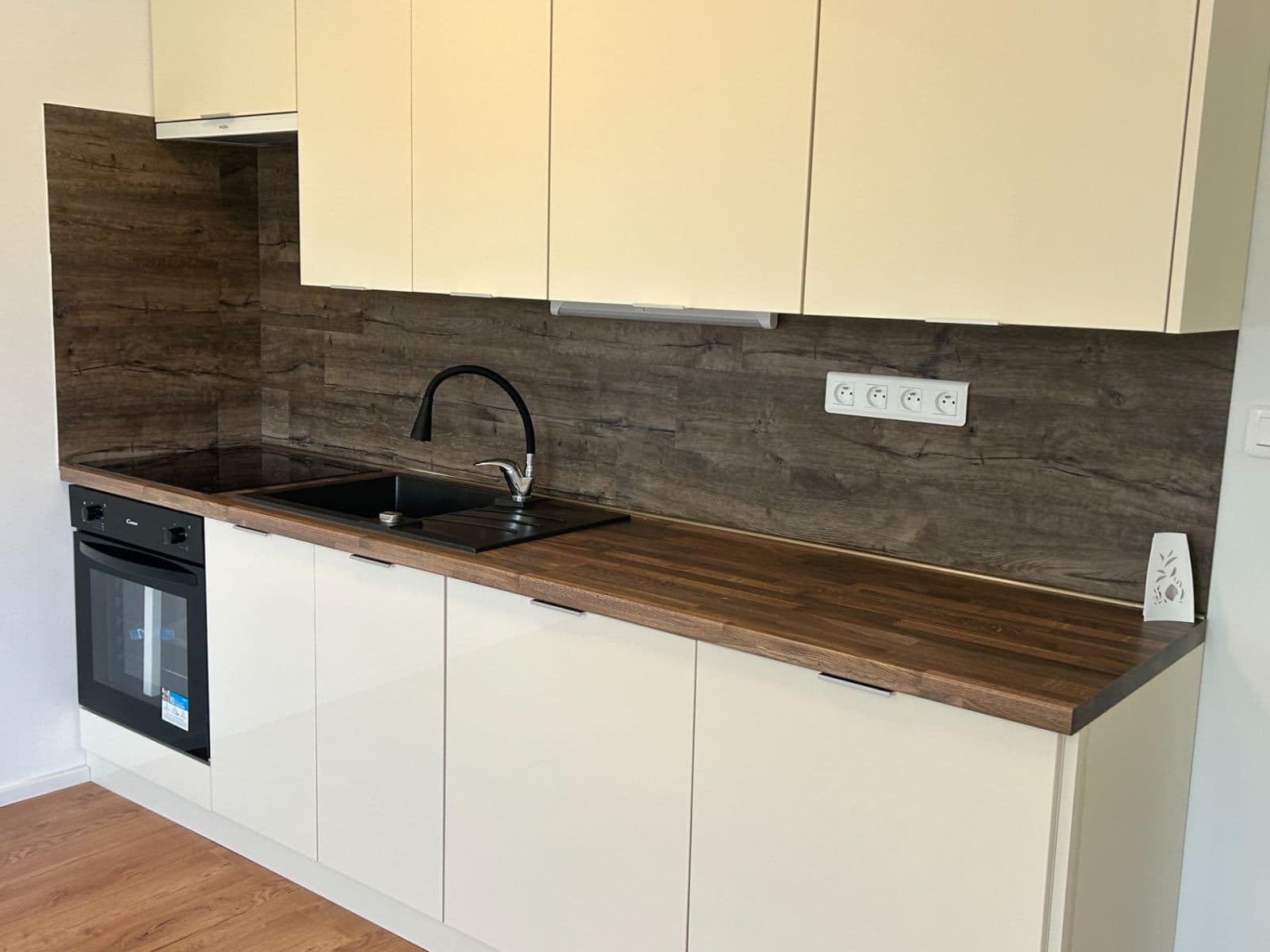 Pronájem bytu 2+kk 57 m², V Pískovně, Praha, Praha Pronájem bytu 2+kk 57 m², V Pískovně, Praha, Praha