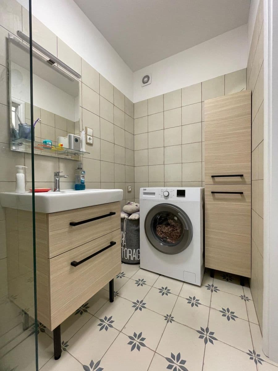 Pronájem bytu 2+kk 57 m², Nádražní, Vrané nad Vltavou, Středočeský kraj Pronájem bytu 2+kk 57 m², Nádražní, Vrané nad Vltavou, Středočeský kraj