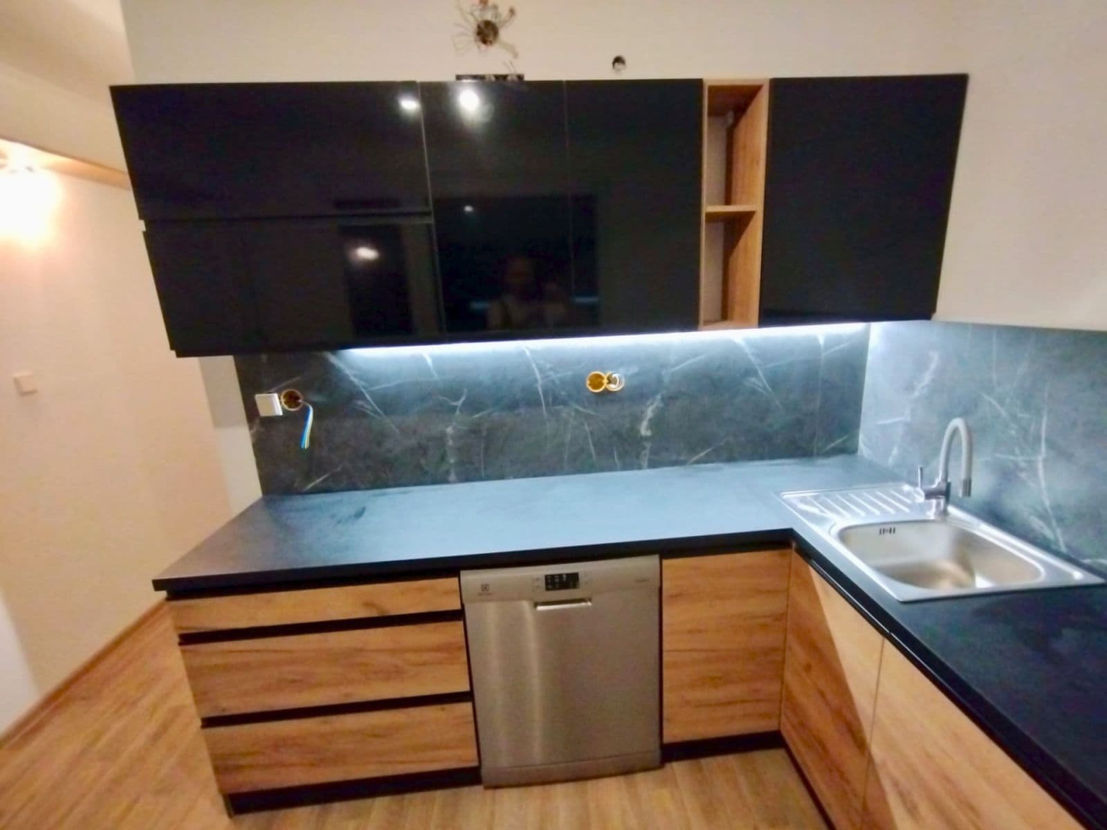 Pronájem bytu 3+1 74 m², Pod lipami, Jičín, Královéhradecký kraj Pronájem bytu 3+1 74 m², Pod lipami, Jičín, Královéhradecký kraj