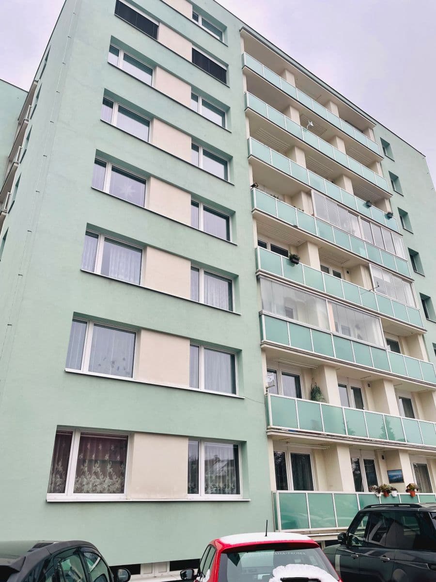 Pronájem bytu 3+1 74 m², Pod lipami, Jičín, Královéhradecký kraj Pronájem bytu 3+1 74 m², Pod lipami, Jičín, Královéhradecký kraj