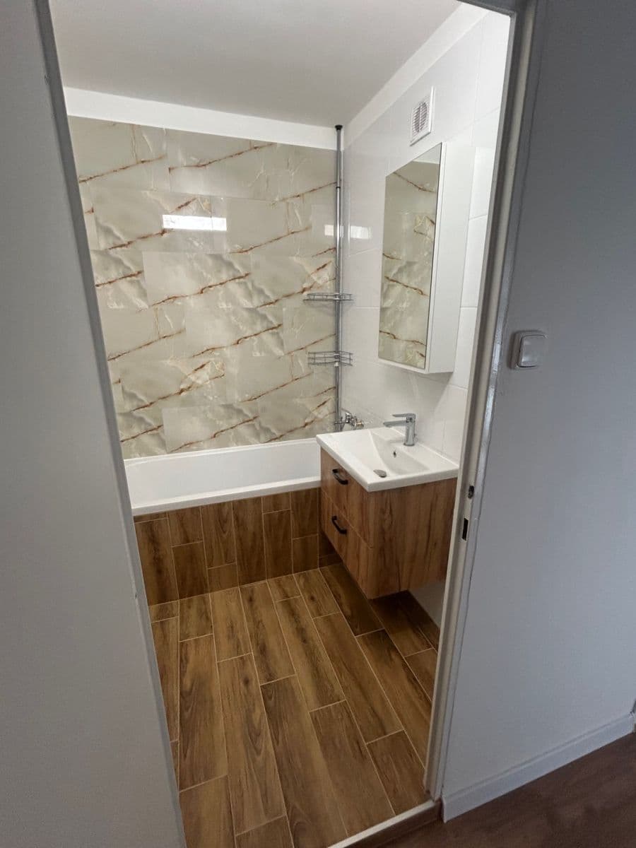 Pronájem bytu 2+1 58 m², Husova, Varnsdorf, Ústecký kraj Pronájem bytu 2+1 58 m², Husova, Varnsdorf, Ústecký kraj