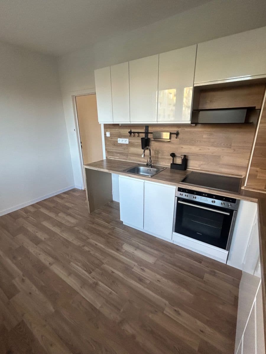 Pronájem bytu 2+1 58 m², Husova, Varnsdorf, Ústecký kraj Pronájem bytu 2+1 58 m², Husova, Varnsdorf, Ústecký kraj