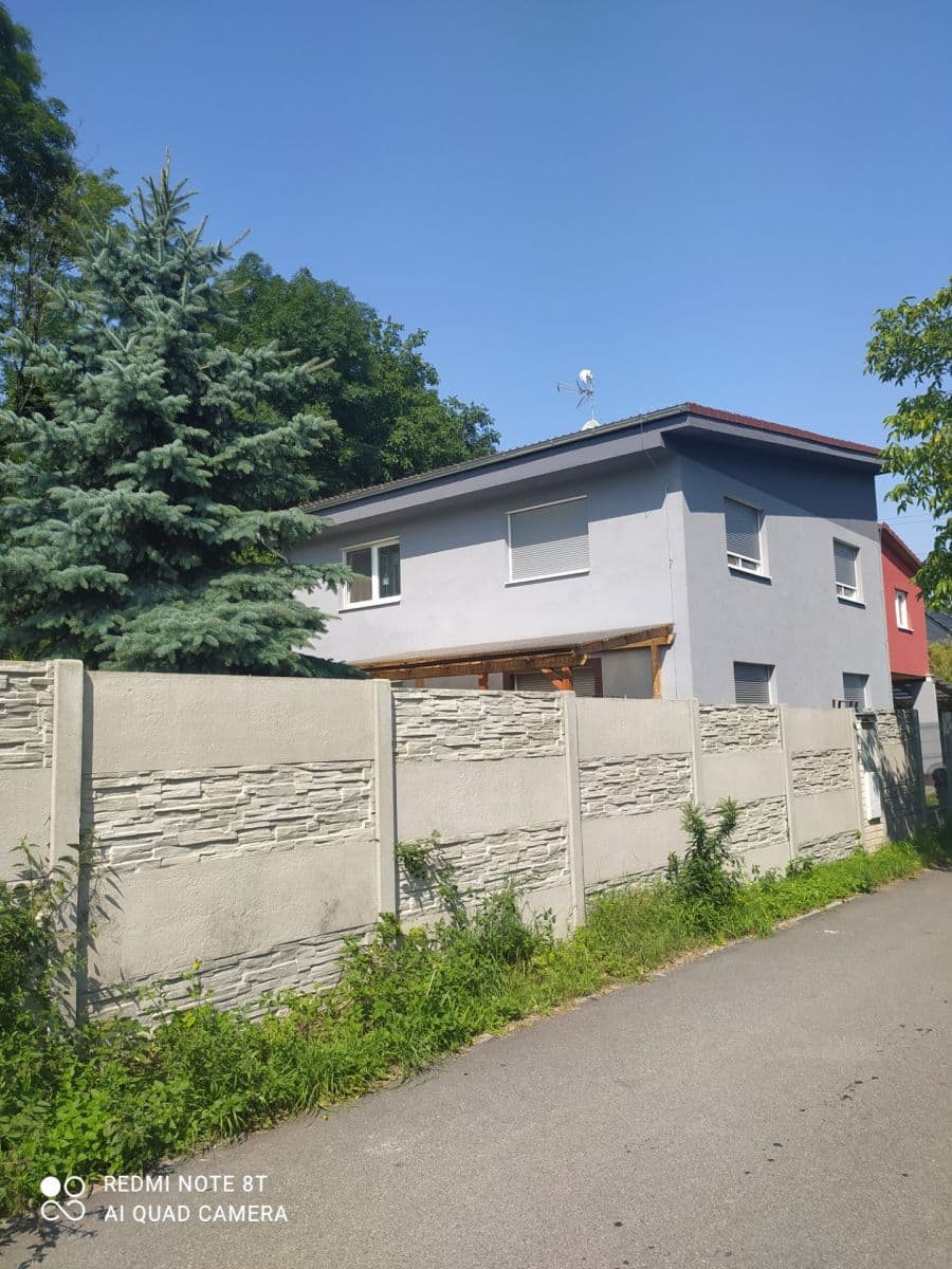 Prodej domu 210 m², pozemek 1.109 m², Ke Kocandě, Dolany, Středočeský kraj Prodej domu 210 m², pozemek 1.109 m², Ke Kocandě, Dolany, Středočeský kraj
