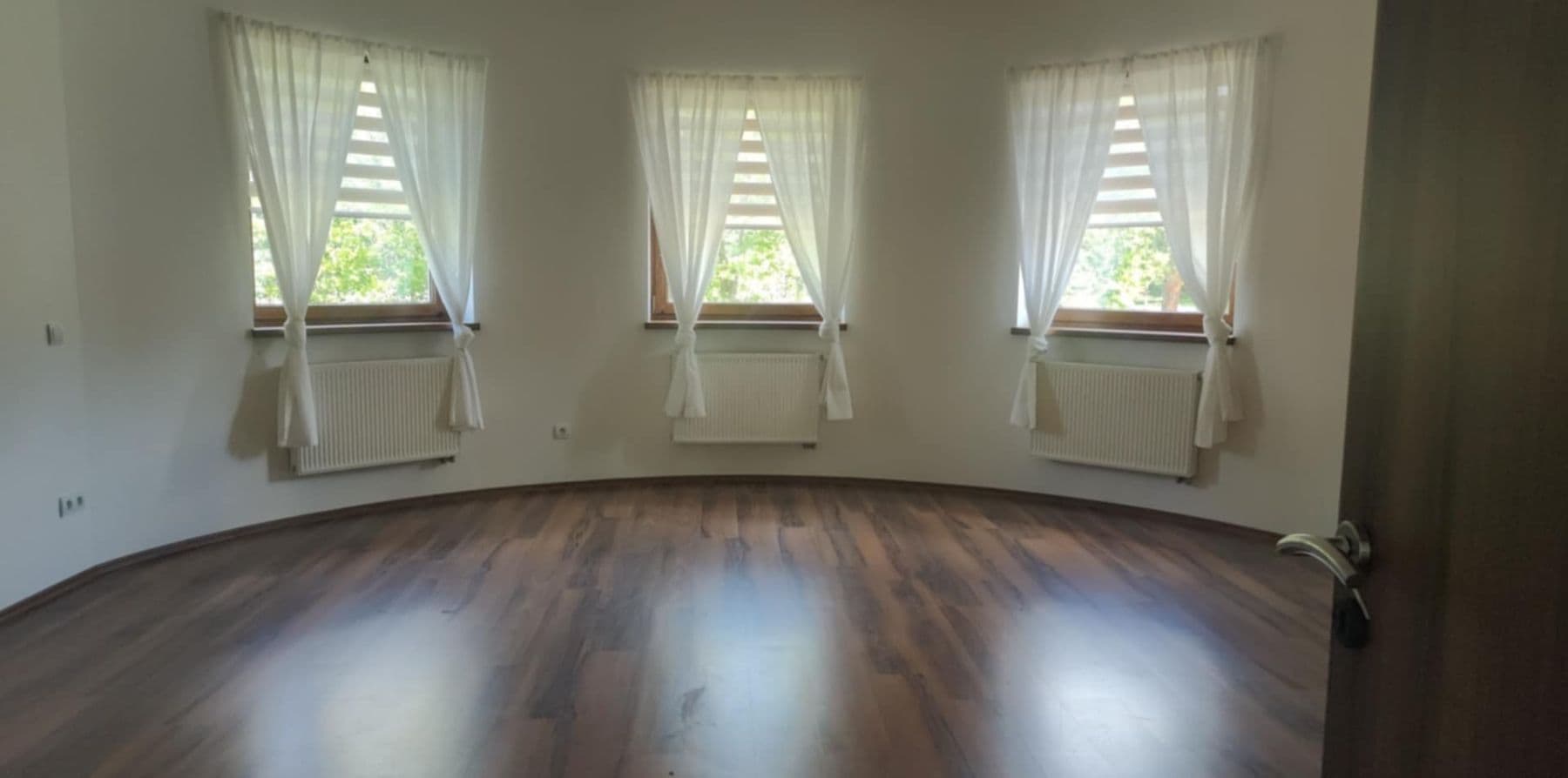 Prodej domu 347 m², pozemek 1.370 m², Nová Role, Karlovarský kraj Prodej domu 347 m², pozemek 1.370 m², Nová Role, Karlovarský kraj