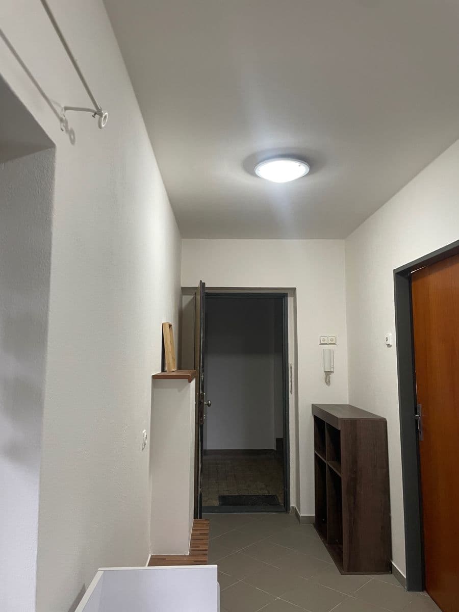 Pronájem bytu 1+1 50 m², tř. Čs. odboje, Chrást, Plzeňský kraj Pronájem bytu 1+1 50 m², tř. Čs. odboje, Chrást, Plzeňský kraj