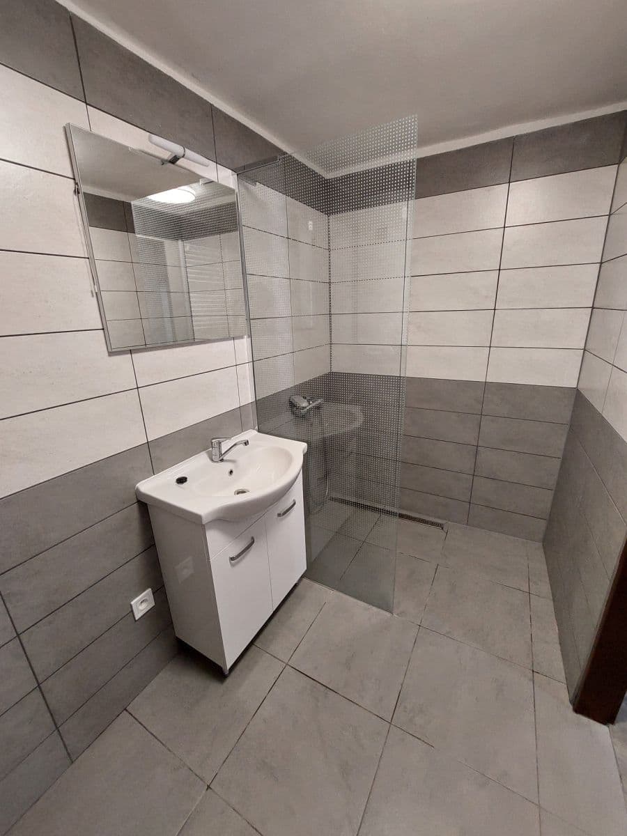 Pronájem domu 82 m², pozemek 282 m², Hálkova, Kolín, Středočeský kraj Pronájem domu 82 m², pozemek 282 m², Hálkova, Kolín, Středočeský kraj