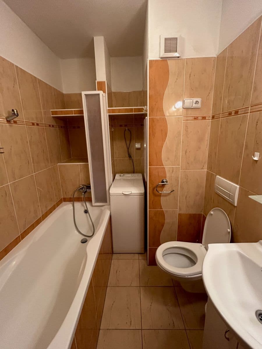 Pronájem bytu 1+1 32 m², Štouračova, Brno, Jihomoravský kraj Pronájem bytu 1+1 32 m², Štouračova, Brno, Jihomoravský kraj