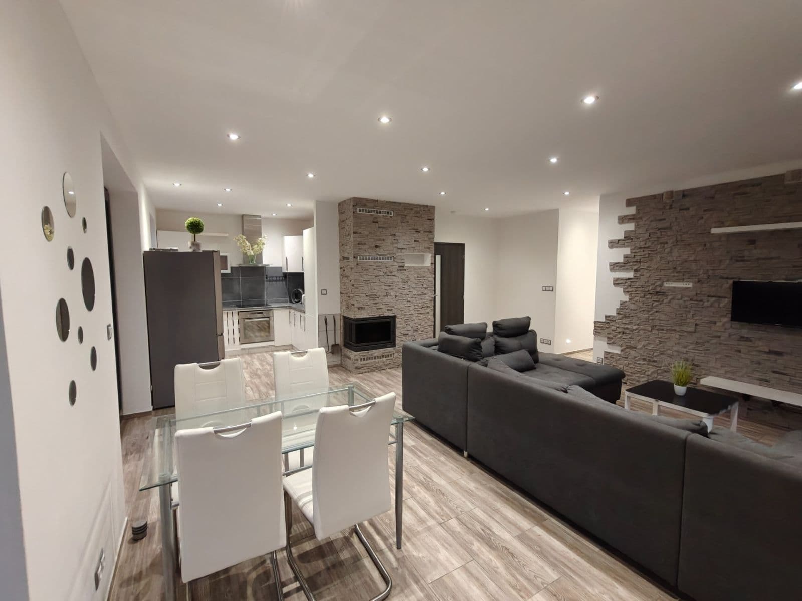 Prodej domu 101 m², pozemek 1.155 m², Štíhlice, Středočeský kraj Prodej domu 101 m², pozemek 1.155 m², Štíhlice, Středočeský kraj