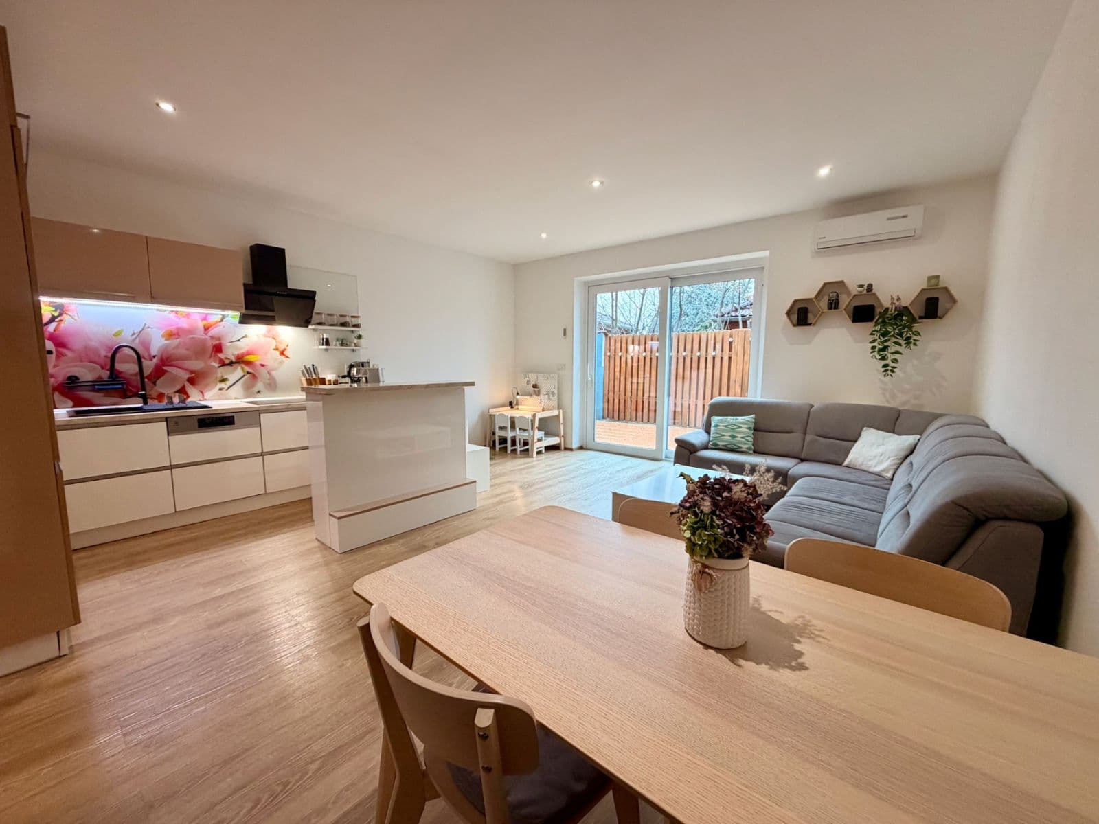 Prodej domu 130 m², pozemek 77 m², Palackého, Telnice, Jihomoravský kraj Prodej domu 130 m², pozemek 77 m², Palackého, Telnice, Jihomoravský kraj