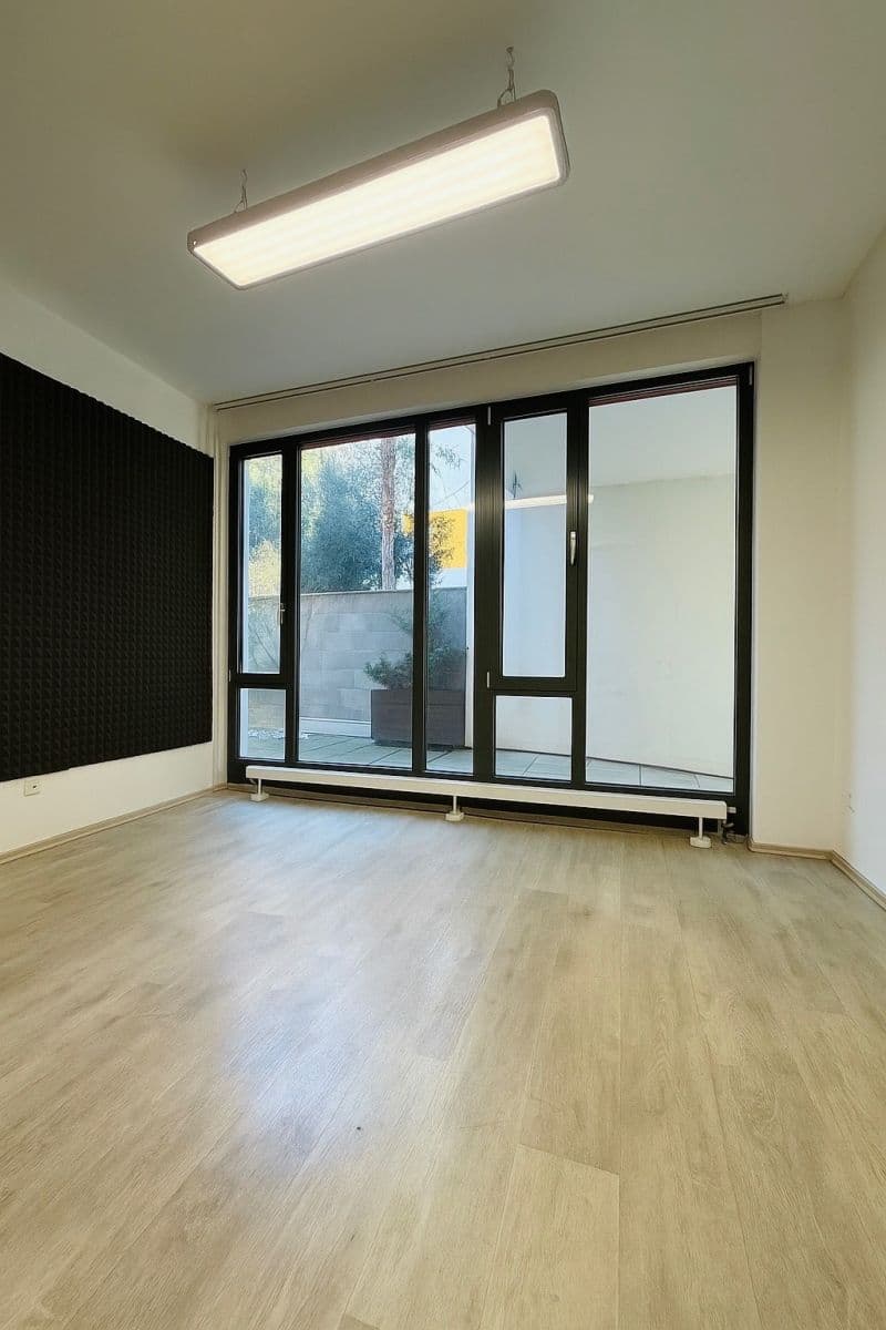 Pronájem nebytového prostoru 12 m², Květnového vítězství, Praha, Praha Pronájem nebytového prostoru 12 m², Květnového vítězství, Praha, Praha