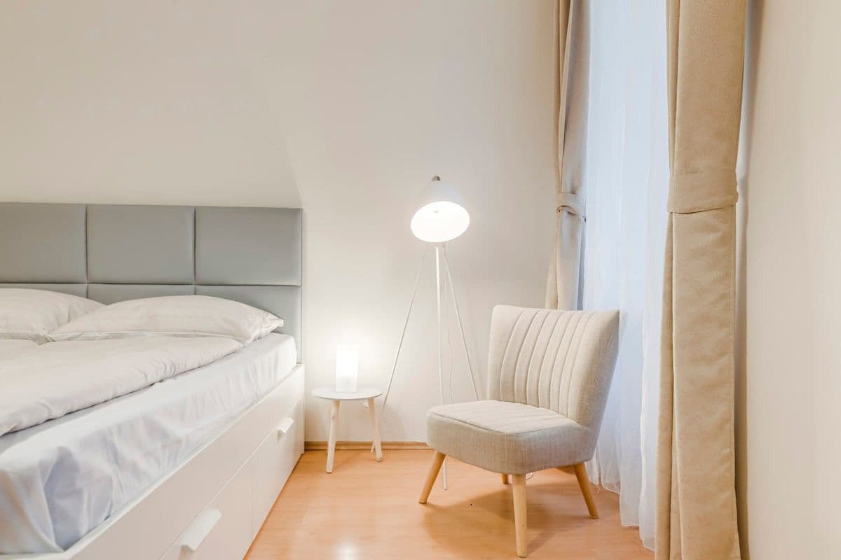 Pronájem bytu 55 m², Ve šmečkach, Praha, Praha Pronájem bytu 55 m², Ve šmečkach, Praha, Praha