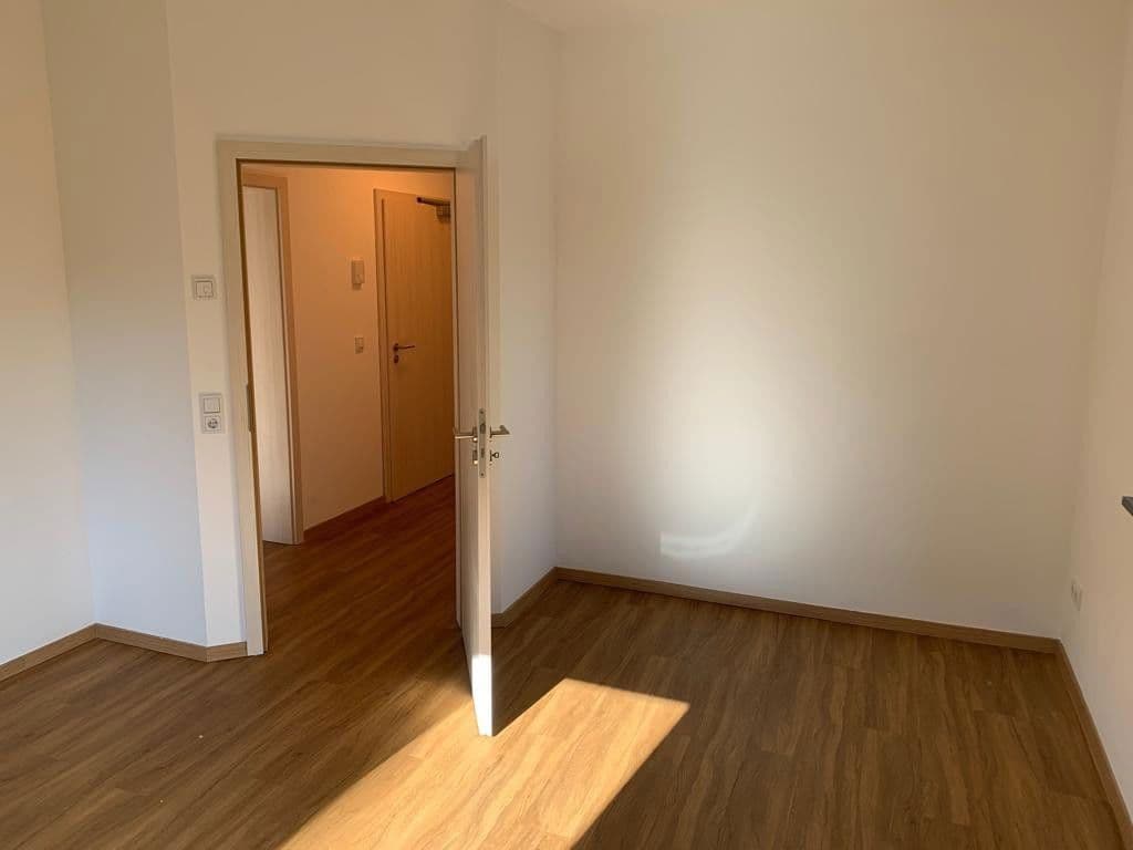 Pronájem bytu 4+1 118 m², Boderitzer Straße 72, Dresden, Sasko Pronájem bytu 4+1 118 m², Boderitzer Straße 72, Dresden, Sasko