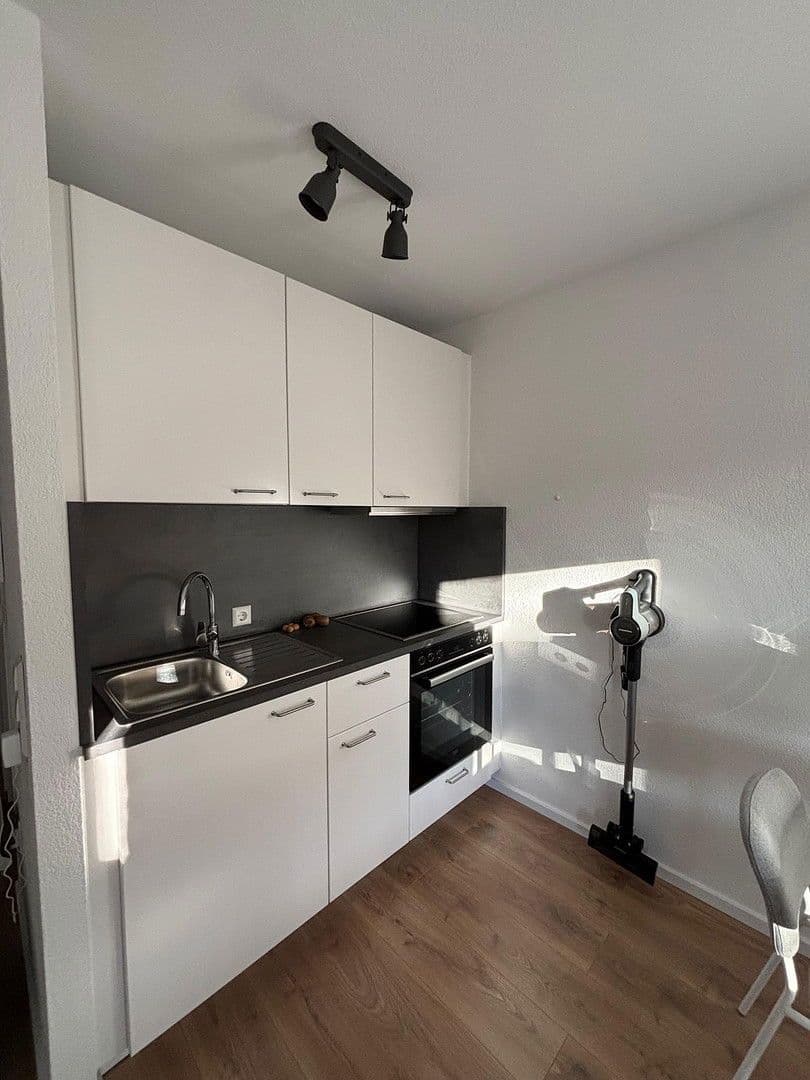 Pronájem bytu 1+1 24 m², Weilerstraße 56, Schwäbisch Gmünd, Bádensko-Württembersko Pronájem bytu 1+1 24 m², Weilerstraße 56, Schwäbisch Gmünd, Bádensko-Württembersko