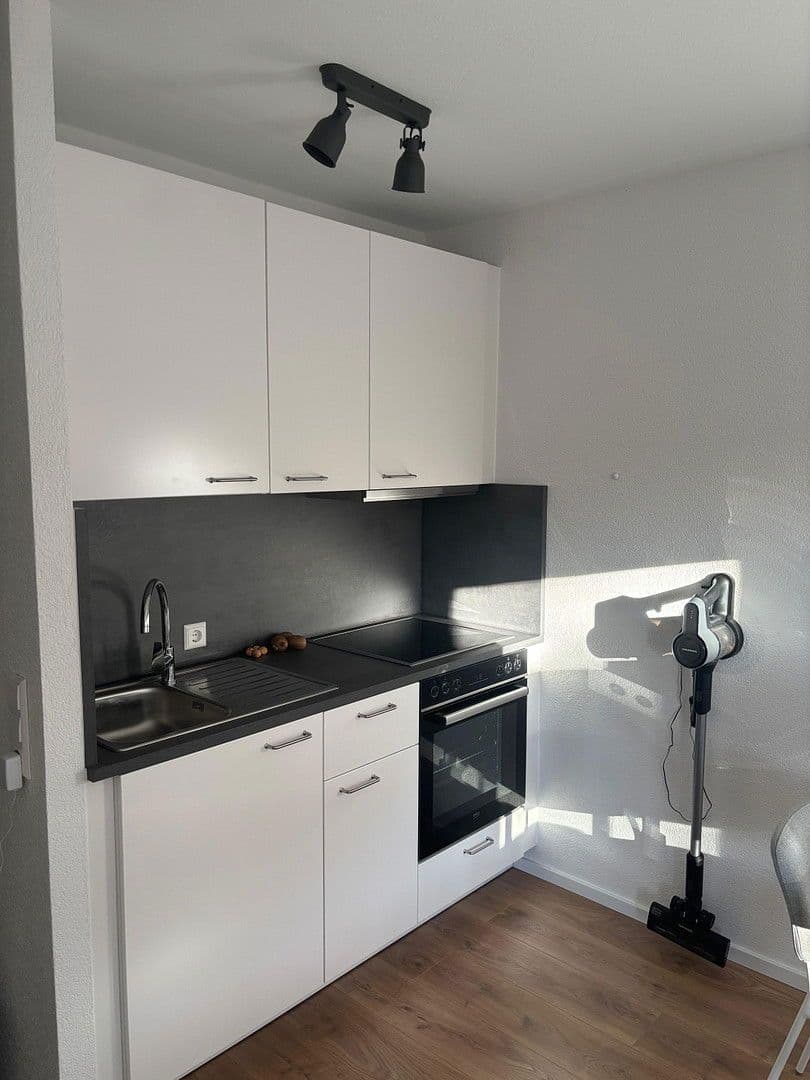 Pronájem bytu 1+1 24 m², Weilerstraße 56, Schwäbisch Gmünd, Bádensko-Württembersko Pronájem bytu 1+1 24 m², Weilerstraße 56, Schwäbisch Gmünd, Bádensko-Württembersko