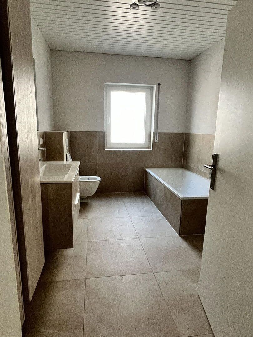 Pronájem bytu 4+kk 127 m², Römerberg, Porýní-Falc Pronájem bytu 4+kk 127 m², Römerberg, Porýní-Falc